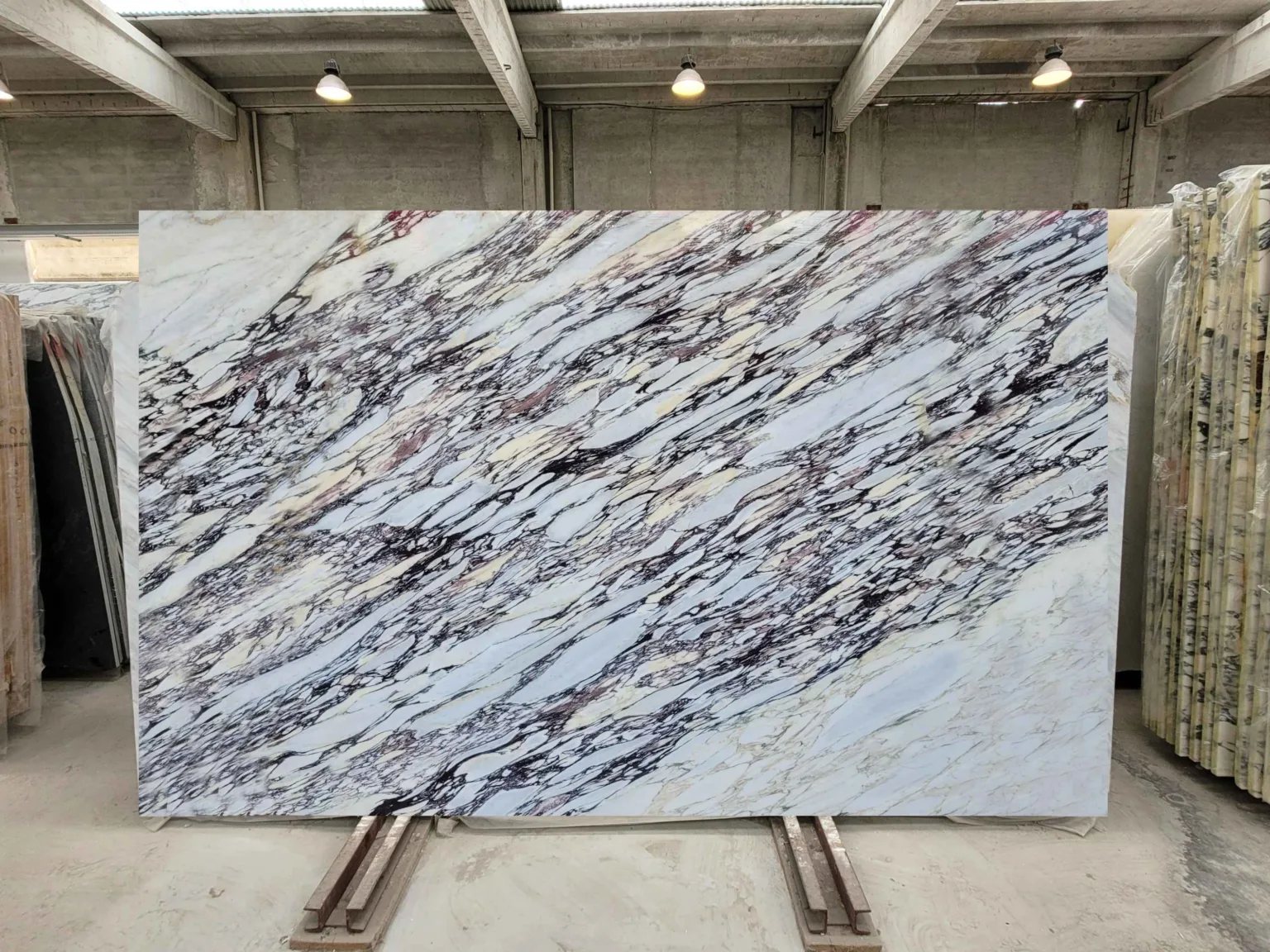 VEN GIANLUCA OLYMPIA_calacatta viola_b 8233.420_7 slabs_290x197x2cm