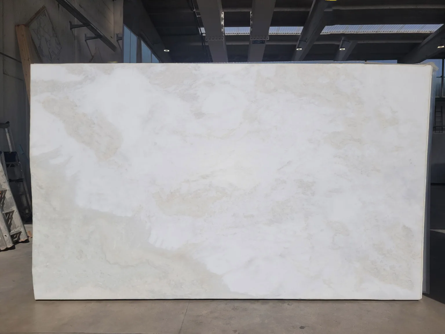 bianco rhino_b 8158.155_54 slabs_293x177x2cm